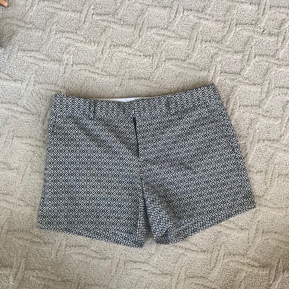 Banana Republic Pants - Banana Republic Black and White Chino Short